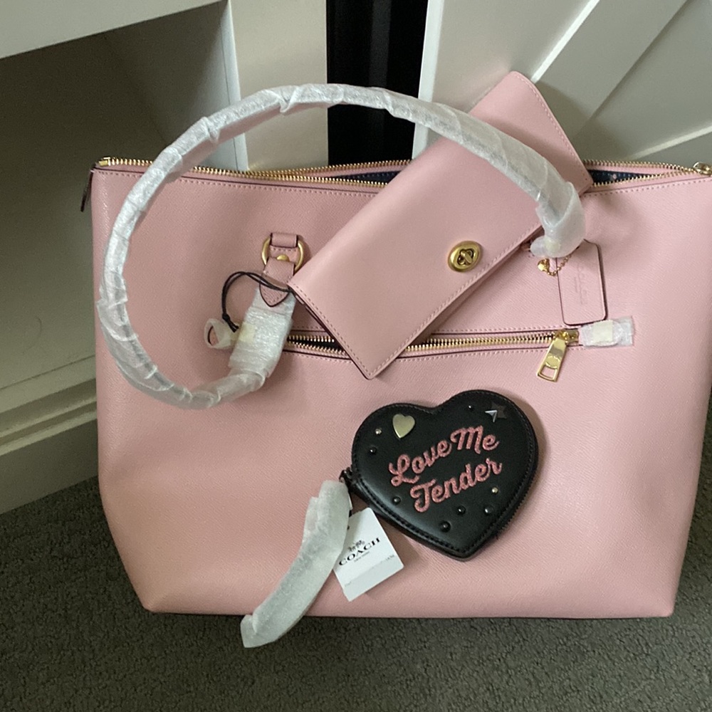 NWT! Coach, leather gallery zip tote floral print lining three set